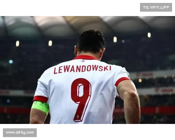 西甲射手榜：莱万28球领跑，阿尔瓦雷斯状态低迷