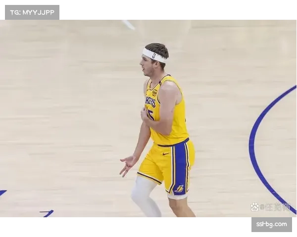 首节战罢：勇士三分球10投1中，落后湖人12分